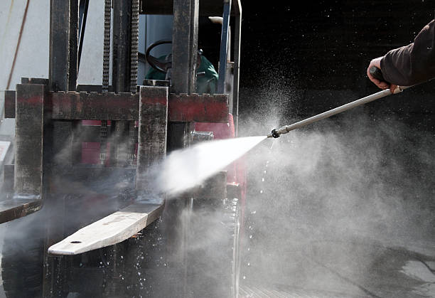 Playground Equipment Cleaning in Bakersfield Country Clu, CA